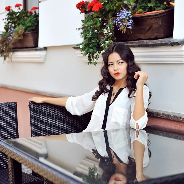 Portrait of a beautiful stylish girl — Stock Photo, Image