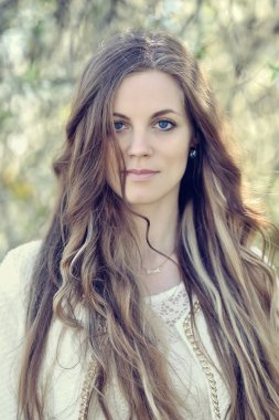 Genç ve güzel kız portre yakın çekim