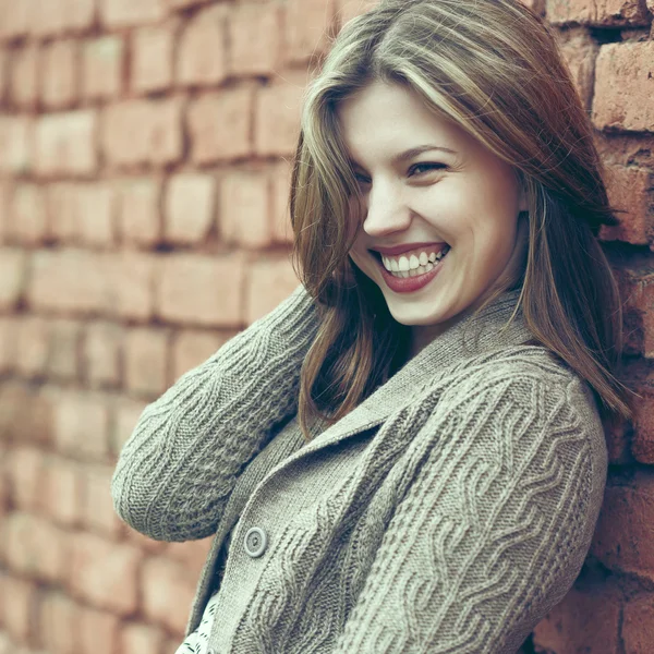 Hermosa mujer sonriente — Foto de Stock