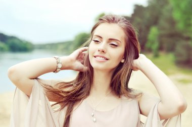 Güzel genç kız portre açık 