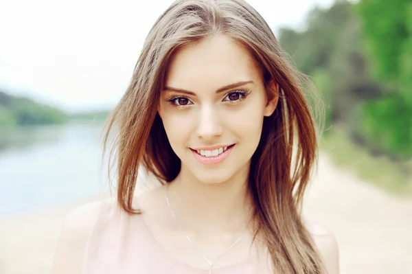 Cara de menina bonita. Pele limpa perfeita — Fotografia de Stock