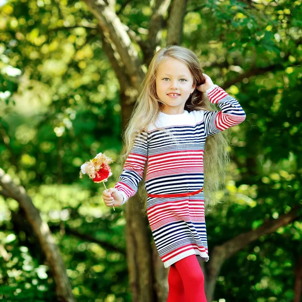 Menina bonito — Fotografia de Stock