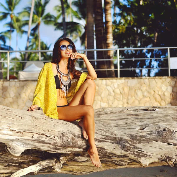 Beautiful woman posing in bikini outdoor — Stock Photo, Image