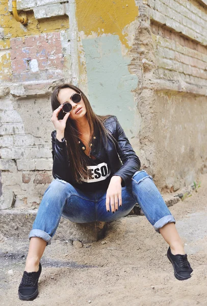 Fashion woman portrait in sunglasses — Stock Photo, Image