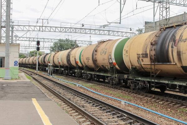 Россия 14. 07. 07 Краснодарские грузовые поезда на железнодорожных путях 2017.