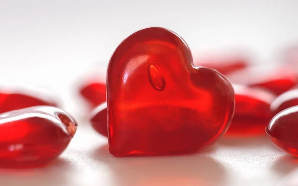 Corazón Cristal Rojo Sobre Fondo Blanco Tarjeta San Valentín Imagen De Stock