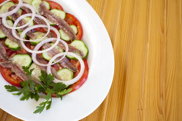 Gesalzene Sardellenfilets mit mediterranen Gewürzen und Kräutern — Stockfoto