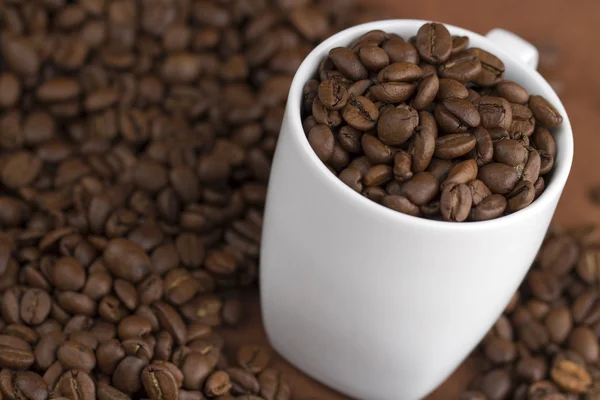 Taza de café blanco sobre fondo — Foto de Stock