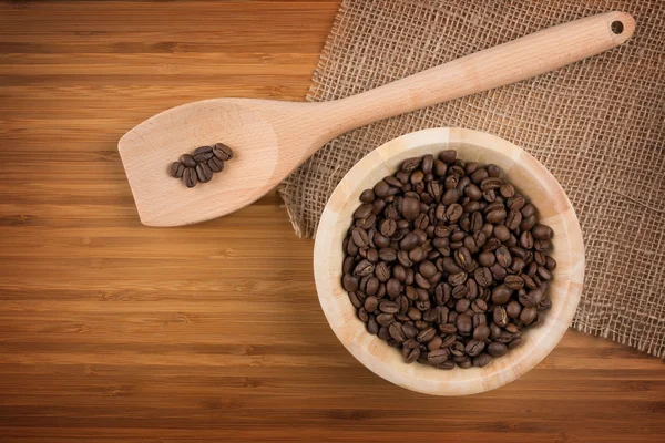 Granos de café en bowl — Foto de Stock