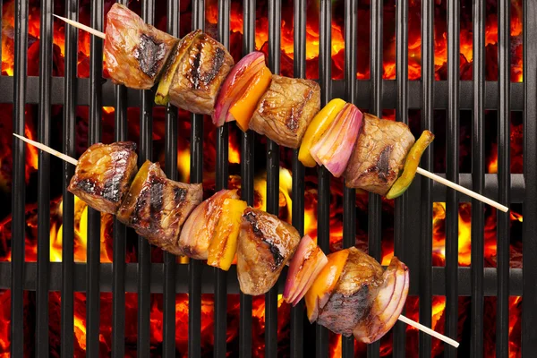 Vista superior de pinchos de carne roja — Foto de Stock