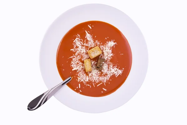 Sopa de tomate fresco em uma tigela branca — Fotografia de Stock