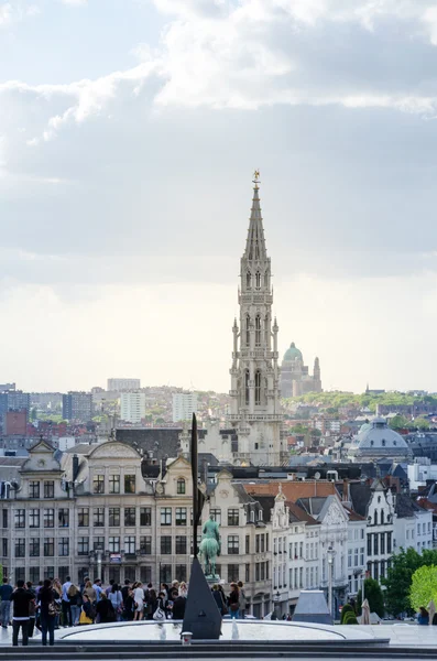 Bryssel, Belgien-12 maj 2015: turistbesök kunstberg eller Mon — Stockfoto