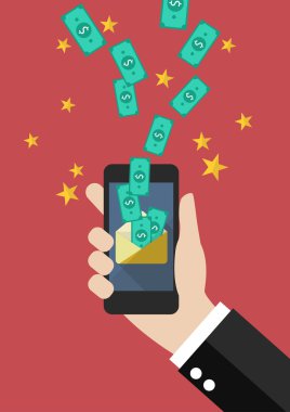 El smartphone banknot ile zarfın içinde tutarak