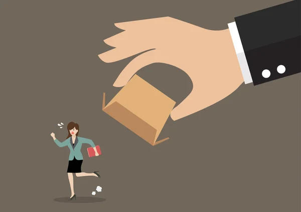 Mujer de negocios huyendo de la caja de cartón — Vector de stock