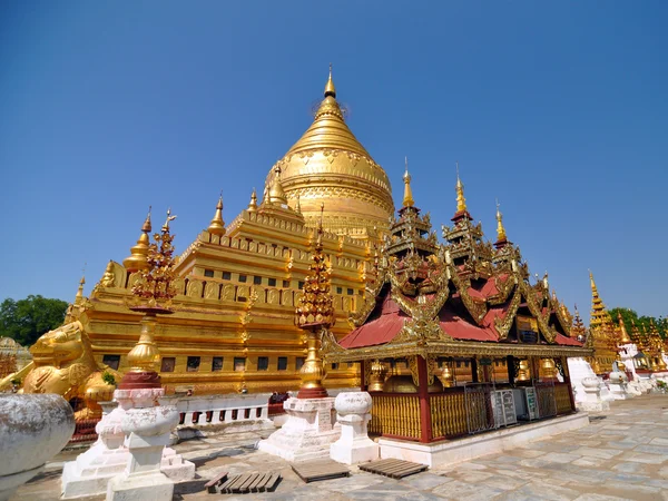 Pagoda Shwezigon Paya, hito en Bagan —  Fotos de Stock