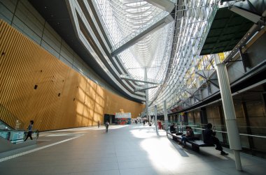 Tokyo, Japonya - 26 Kasım 2013: tokyo uluslararası forumu ziyaret