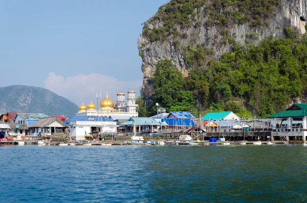 Zwevende dorp op panyee eiland, phanga, thailand — Stockfoto