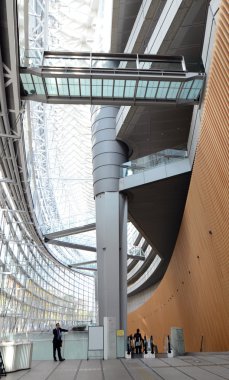 Tokyo, Japonya - 26 Kasım 2013: tokyo uluslararası forumu ziyaret