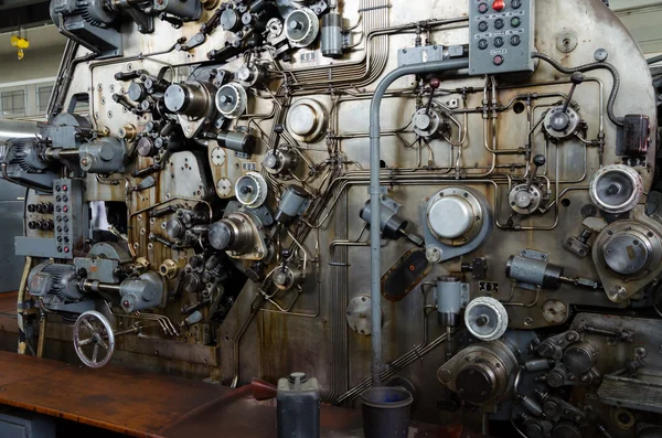 Mechanism in abandoned factory — Stock Photo, Image