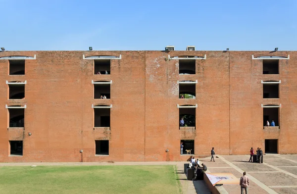 Ahmedabad, Hindistan - 26 Aralık 2014: Asya Koleji Öğrencileri Hint Enstitüsü, yönetim Ahmedabad — Stok fotoğraf