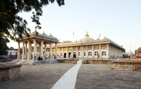 Sarkhej roza moskén i ahmedabad — Stockfoto