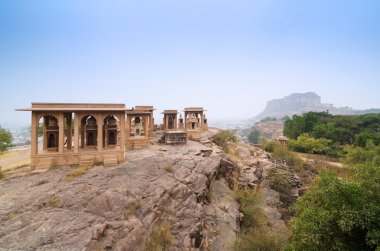 Mehrangarh fort içinde belgili tanımlık geçmiş ile Jaswant Thada Türbesi