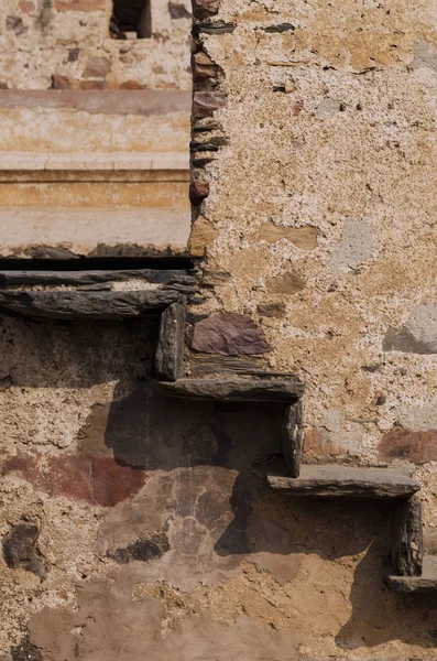 Detail der Holztreppe am chand baori-Brunnen in Jaipur — Stockfoto