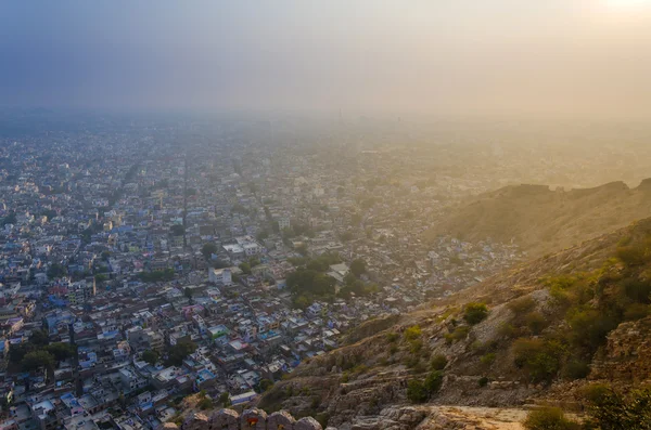 Nahargarh Kalesi ve Jaipur şehir görünümüne gün batımında — Stok fotoğraf