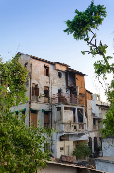 Casa de concreto muito antiga em Ahmedabad — Fotografia de Stock