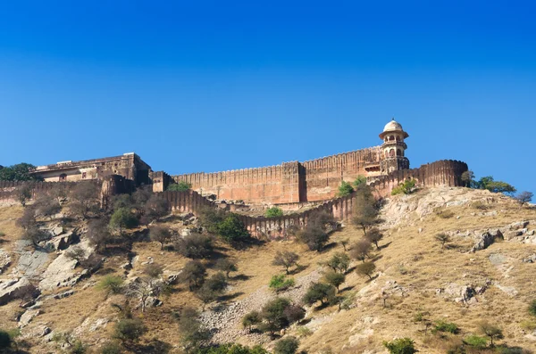 Antigas muralhas de Amber Fort com paisagem em Jaipur — Fotografia de Stock