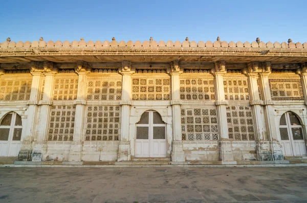 Fasádní Sarkhej Roza mešity, Ahmedabad — Stock fotografie