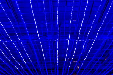 Mavi ışıklar dekorasyon