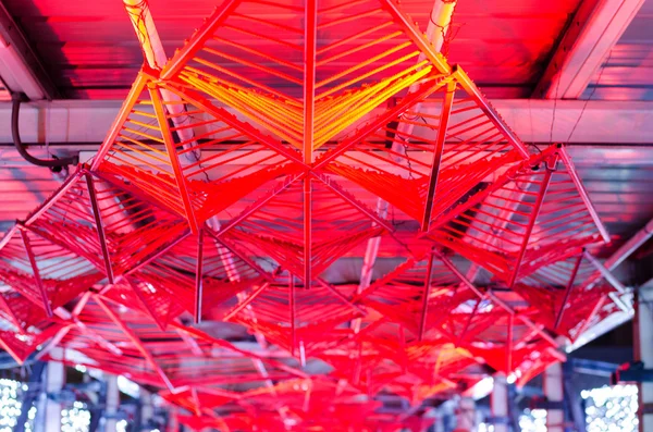 Futurystyczny czerwony sufit — Zdjęcie stockowe