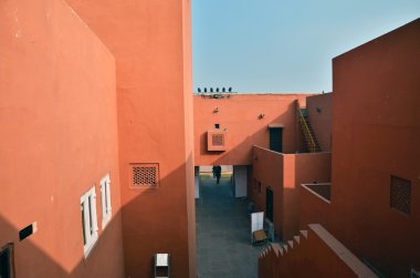 Jaipur, Hindistan - 31 Ocak 2014: Hint insanlar Jawahar Kala Kendra Jaipur şehrinde ziyaret edin