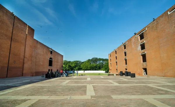 Ahmedabad, India - 26 de diciembre de 2014: Estudiantes de Asian College en el Indian Institute of Management . — Foto de Stock