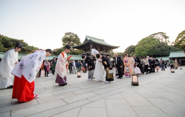 Tokyo, Japonya - 23 Kasım 2013: meiji jingu Tapınağı Japon düğün töreni