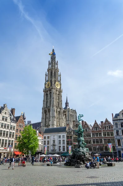 安特卫普，比利时-2015 年 5 月 10 日: 旅游访问安特卫普，比利时最大的地方. — 图库照片