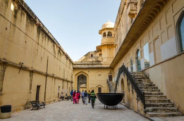 Jaipur, India - 29 de diciembre de 2014: Visita turística Amber Fort cerca de Jaipur . — Foto de Stock