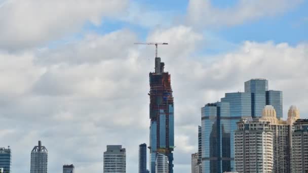 Tijdspanne van gebouw in aanbouw in bangkok — Stockvideo