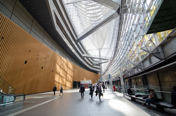 Tokyo, Japan - November 26, 2013: People visit Tokyo International Forum — Stock Photo, Image