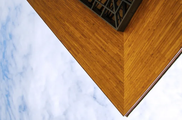 Gronda di legno dell'edificio — Foto Stock