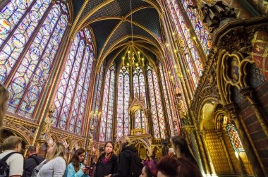 Paris, Fransa - 14 Mayıs 2015: Sainte Chapelle (Kutsal Şapel) Paris, Fransa'da turist ziyaret.
