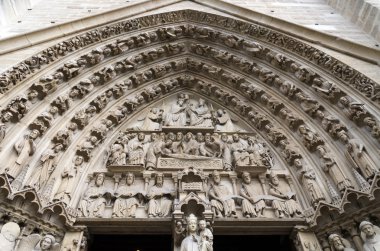 Ünlü Notre Dame Katedrali cephe saint heykelleri de Paris, Frangı