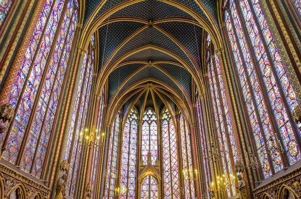 Vacker interiör av Sainte Chapelle — Stockfoto