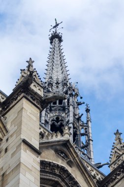 Sainte-Chapelle (Kutsal Şapel) Paris Cite adada