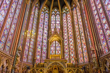 Paris'te Sainte Chapelle sanatsal iç