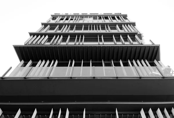 Facciata di un edificio moderno ad Asakusa (Bianco e Nero ) — Foto Stock