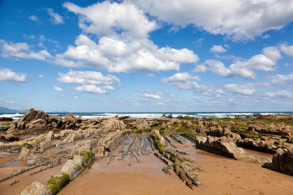 Flysch Rock Formation Barrika Beach Biscay Spain — Zdjęcie stockowe