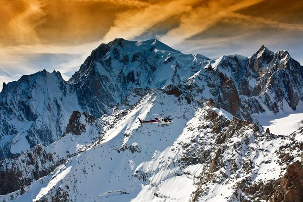 Mont blanc, courmayeur, italien — Stockfoto