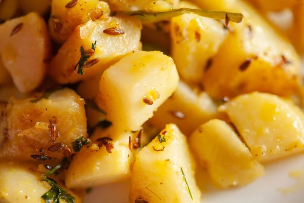 Macro Close Prato Clássico Vegetariano Indiano Jeera Aloo Batatas Aromatizadas — Fotografia de Stock